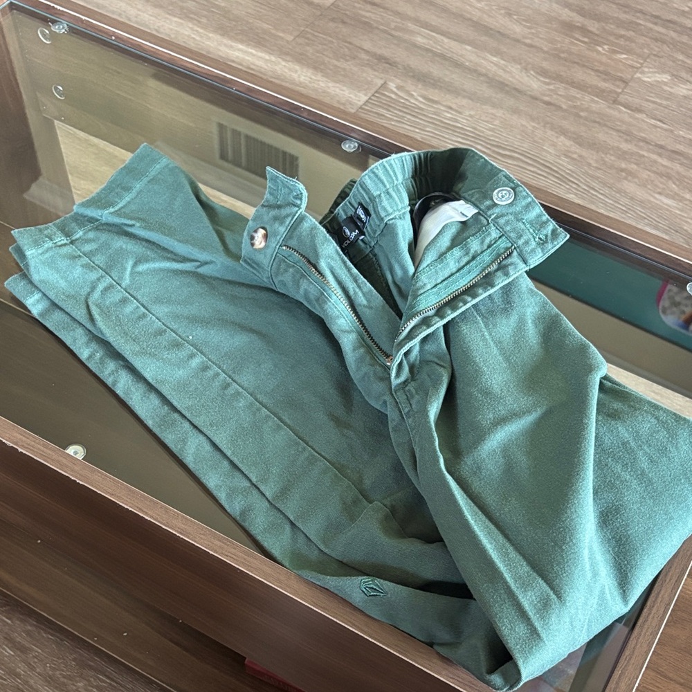 Green Volcom trousers